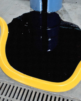 Barriera flessibile per sversamenti di liquidi pericolosi